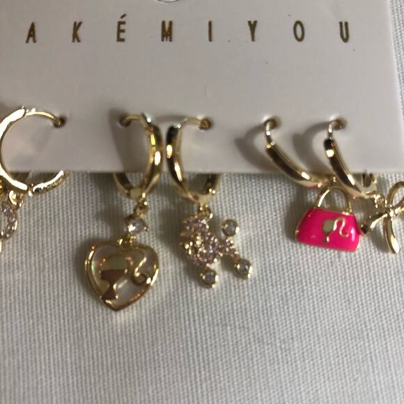 14k Gold Plated collection of 6 Barbie Earrings - Picture 4 of 6